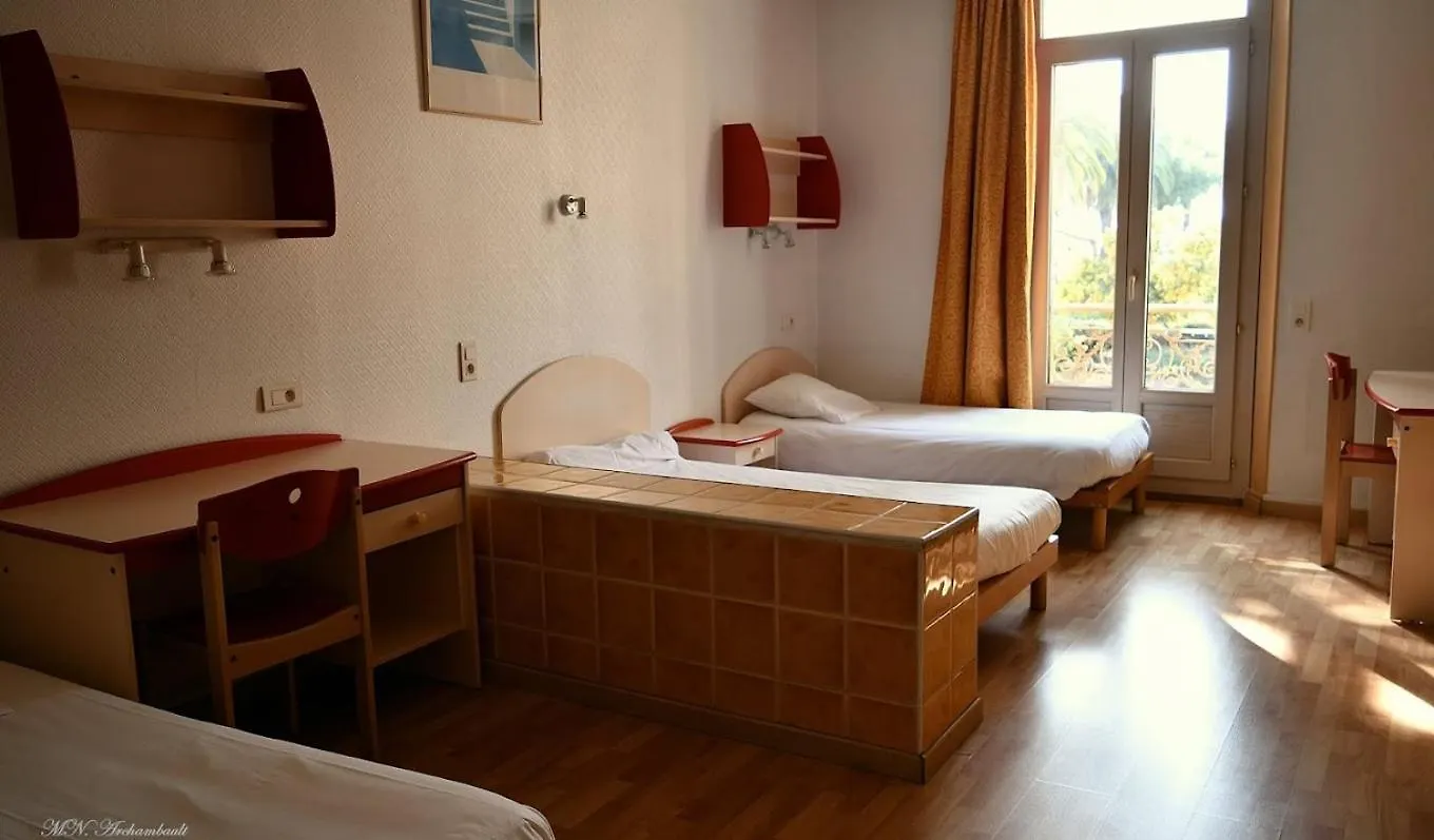 Hostel Santa Maria Cannes 0*,  France